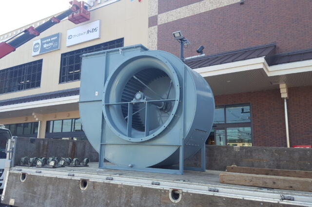 ショッピングモールへの大型送風機搬入事例(福島県から京都への輸送)