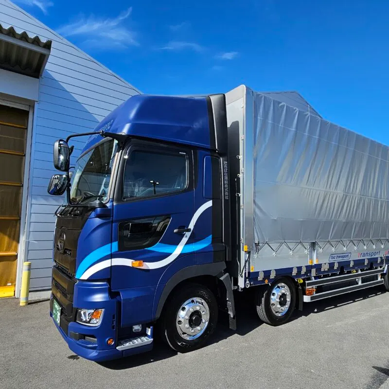 大型平超低床アコーディオン車納車されました！！精密機械輸送に最適な車両です！！