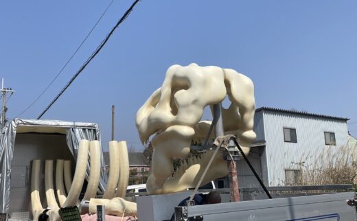 関西↔︎関東、遊園地へ遊具を夜間配送